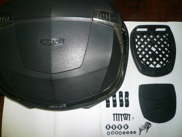 GIVI 47L BLADEシリーズ トップケース 未塗装ブラック GIVI リア