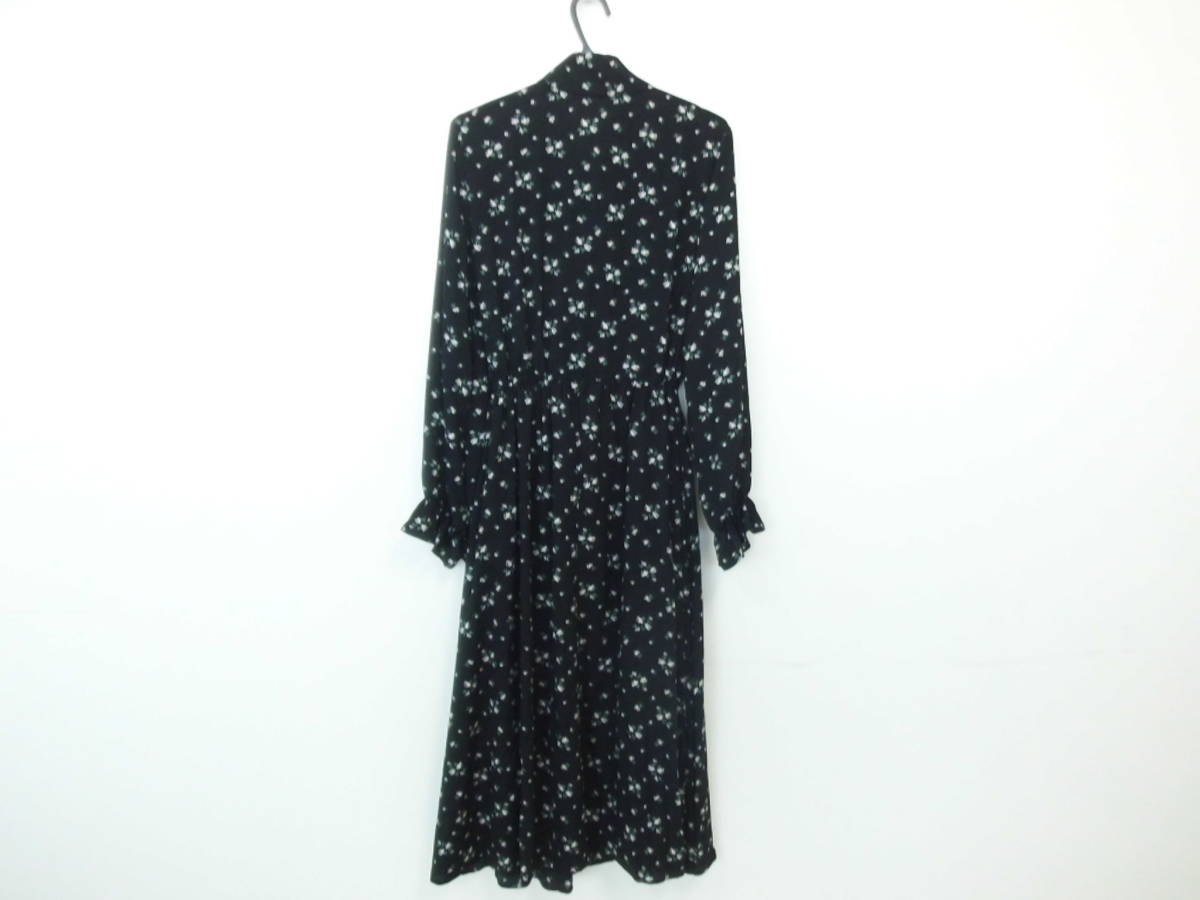 Ingni イング 花柄ボウタイワンピース クロ 同梱可能 秋冬 ワンピース 売買されたオークション情報 Yahooの商品情報をアーカイブ公開 オークファン Aucfan Com
