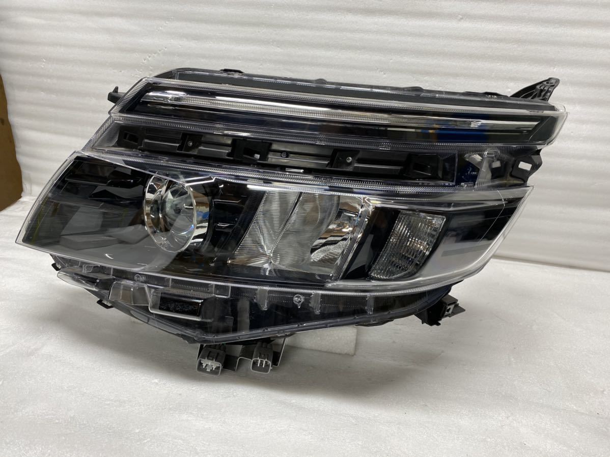 ヴォクシ 80系 前期 左ライト LED ICHIKOH 28-229 刻印：L ヴォクシー ZRR80 前期 純正 左 ヘッドライト LED ICHIKOH 28-229 刻印