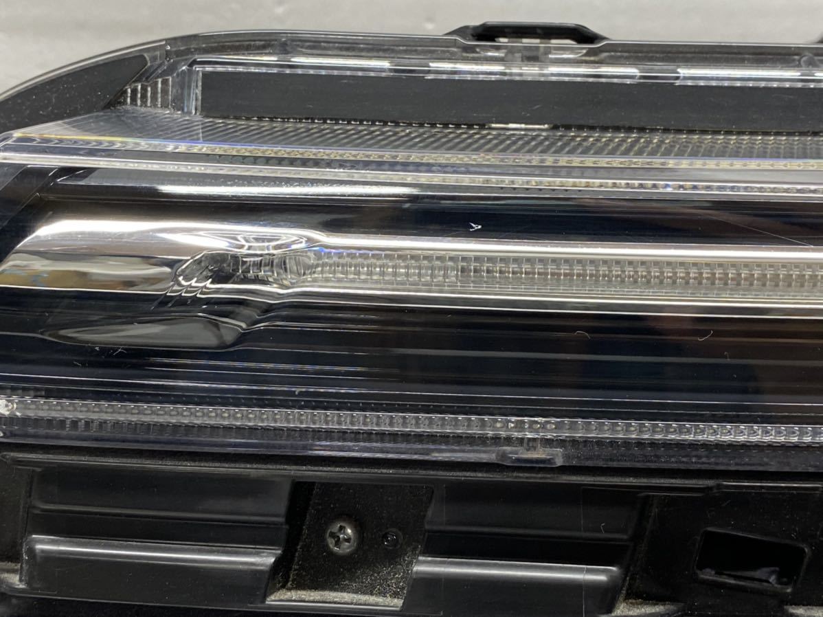 ヴォクシー ZRR80 前期 純正 左 ヘッドライト LED ICHIKOH 28-229 刻印