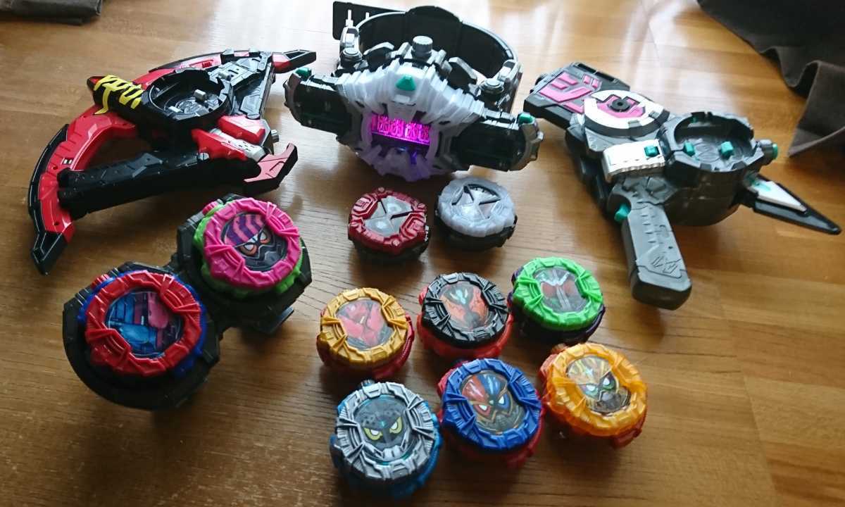 全国送料無料☆仮面ライダージオウ☆ 変身ベルト DXジクウドライバー & ホルダー ☆武器+ライドウォッチ各種付属 ☆ジオウ&ゲイツなりきり