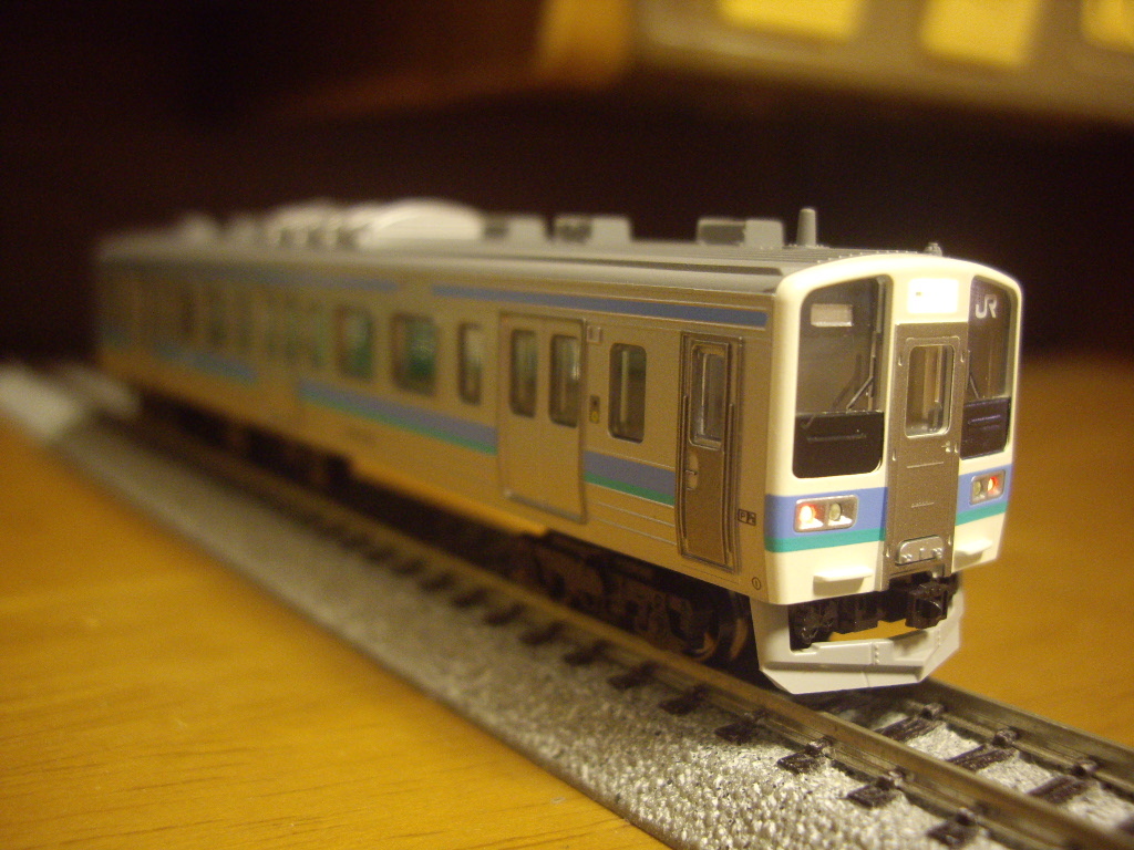 KATO 長野色 10-1425 211系2000番台 6両セット | - 入線です。KATO
