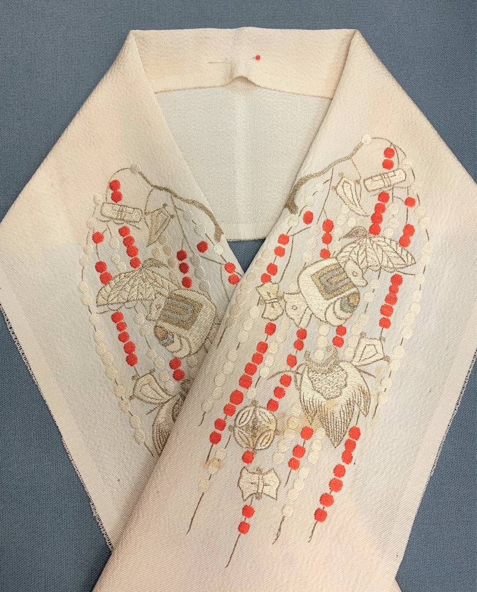刺繍半衿 宝尽くし | 吉祥紋様 縁起物 [洗える半衿] フォーマル 七宝 半襟 ポリエステル 女性 レディース 和装 (fj512) 小物 半襟の中古品