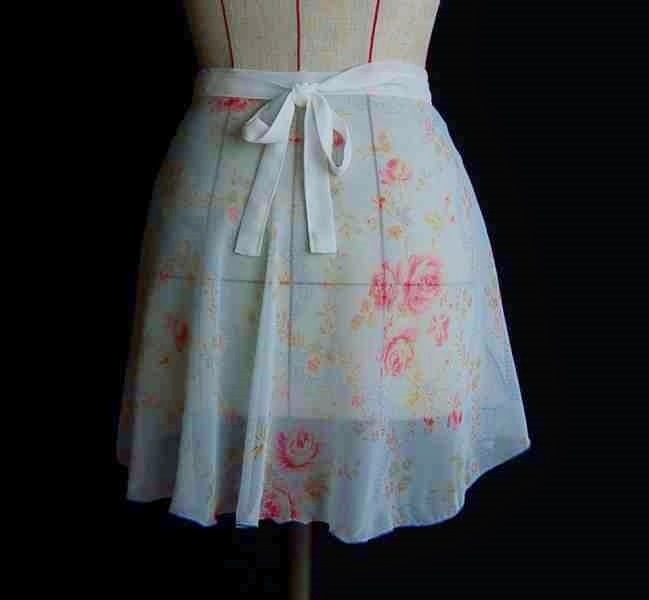 ピンク 巻きスカート used 手描き風花柄プリント フリーサイズ 古着 | スカート 花柄刺繍レースバレエ巻きスカート Shop Flora（バレエ Ballet トゥエルブアジェンダ 12Twelve SUMMER （ミニ・ひざ