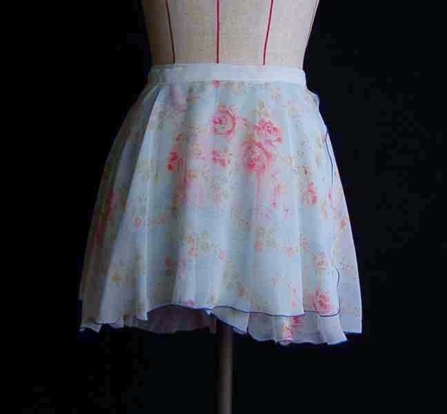 ピンク 巻きスカート used 手描き風花柄プリント フリーサイズ 古着 | スカート 花柄刺繍レースバレエ巻きスカート Shop Flora（バレエ Ballet トゥエルブアジェンダ 12Twelve SUMMER （ミニ・ひざ
