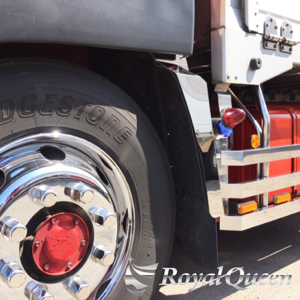 UD 期間限定！20％オフセール♪送料無料UDTRUCKS クオン | マッドガードの通販 Quon Trucks > ロング ステンレス QueenUDTRUCKS Royal 7MT トラック外装パーツ GW Quon｜大型トラック