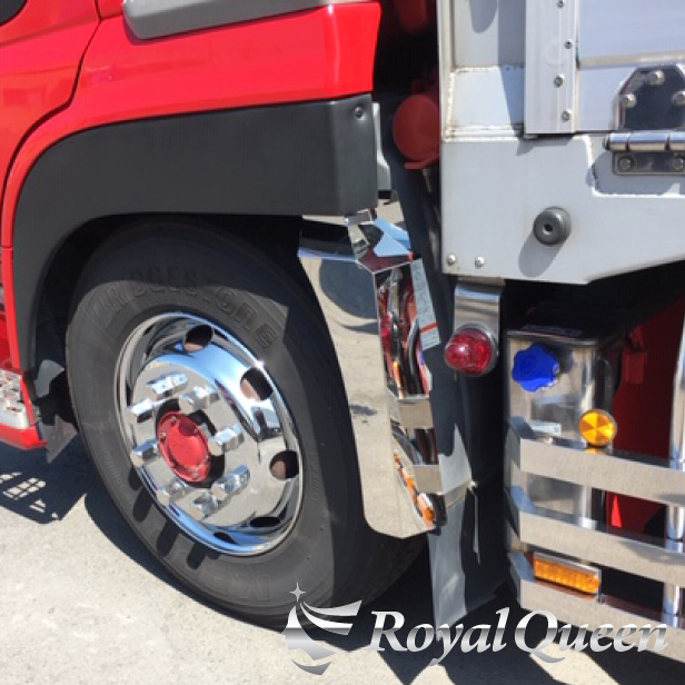 UD 期間限定！20％オフセール♪送料無料UDTRUCKS クオン | マッドガードの通販 Quon Trucks > ロング ステンレス QueenUDTRUCKS Royal 7MT トラック外装パーツ GW Quon｜大型トラック