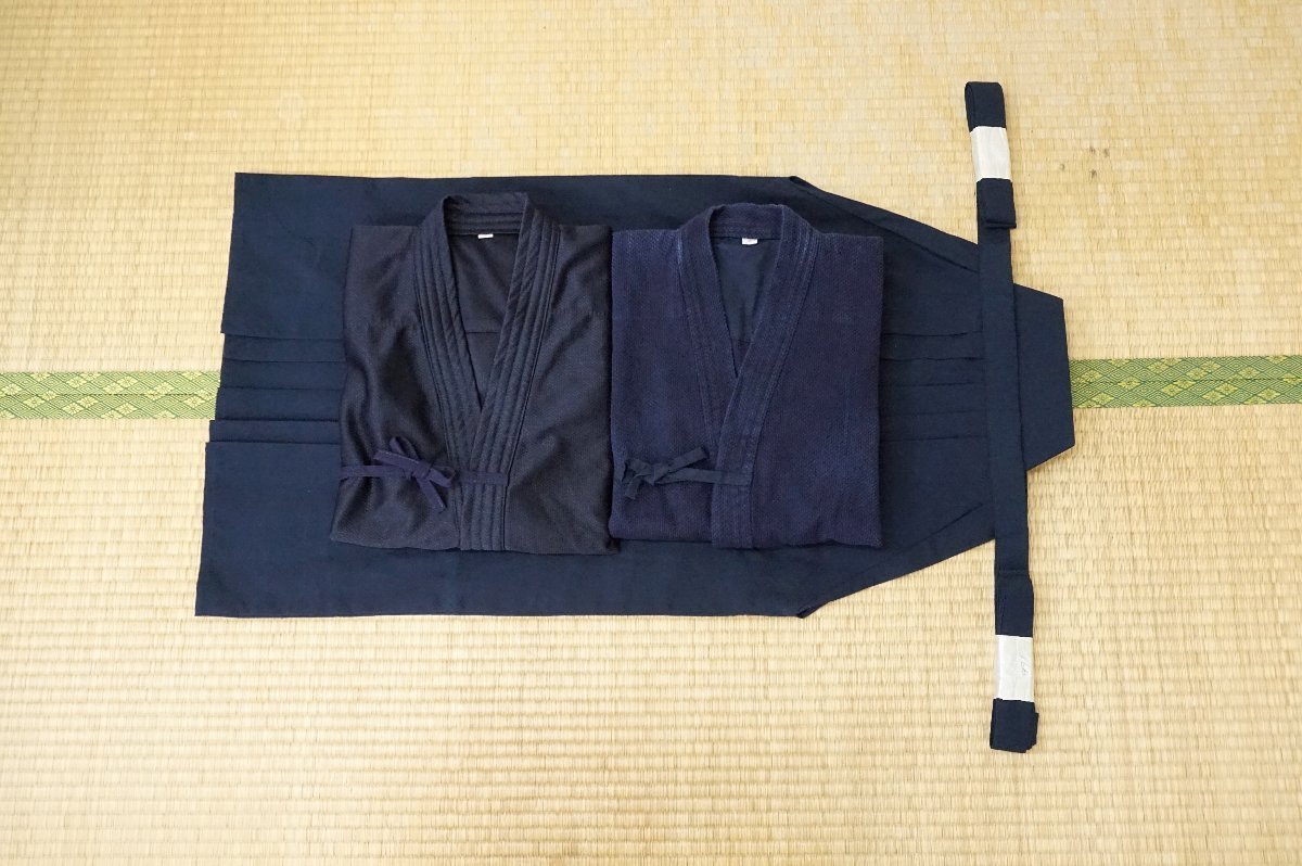 安い，大人気 h9375 剣道着2枚＋化繊袴 痩せ型160cmくらいの方 一重道着 剣王 ジャージ道着 武州一 袴 剣道(剣道着、袴)｜売買されたオークション情報、yahooの商品情報をアーカイブ公開 - オークファン 剣道着、袴