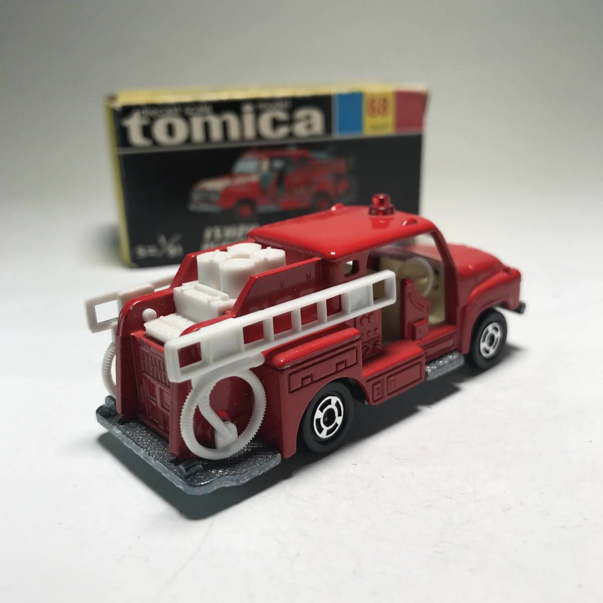 トミカ 黒箱 68-1-6 いすゞ ポンプ消防車 トミカ 美品 黒箱トミカ