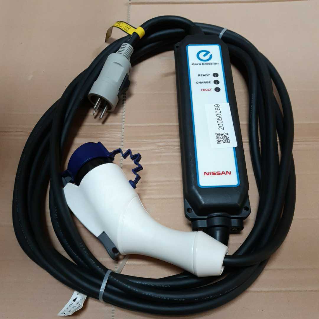 Nissan リーフ 充電器 29690 3NK5E 管理1️⃣ Nissan リーフ 充電器