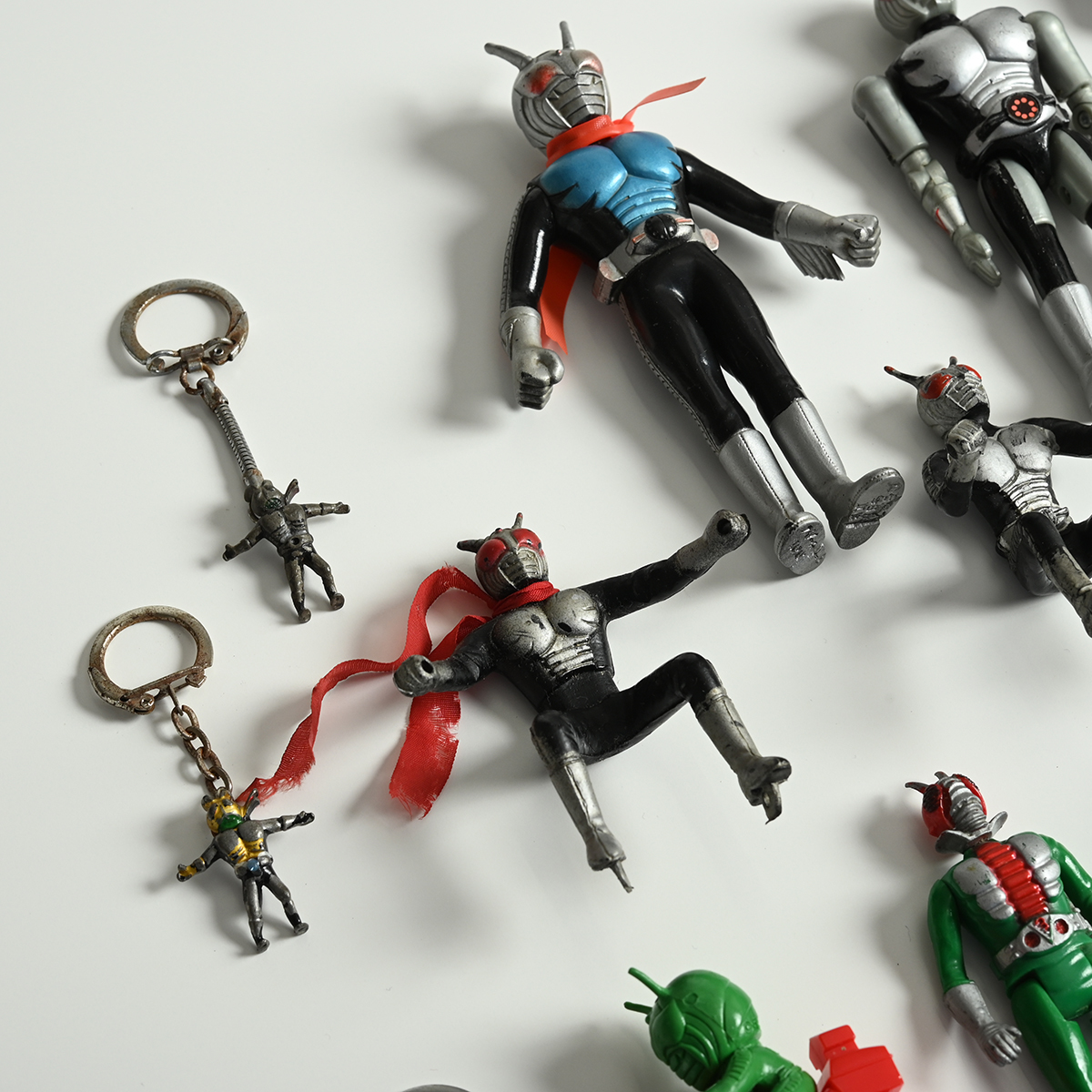 ジャンク 仮面ライダー キカイダー01まとめ スーパー1 2号など ソフビ キーボルダーなど 特撮 レトロ ヴィンテージ 当時物 パーツ取り 仮面ライダー 売買されたオークション情報 Yahooの商品情報をアーカイブ公開 オークファン Aucfan Com