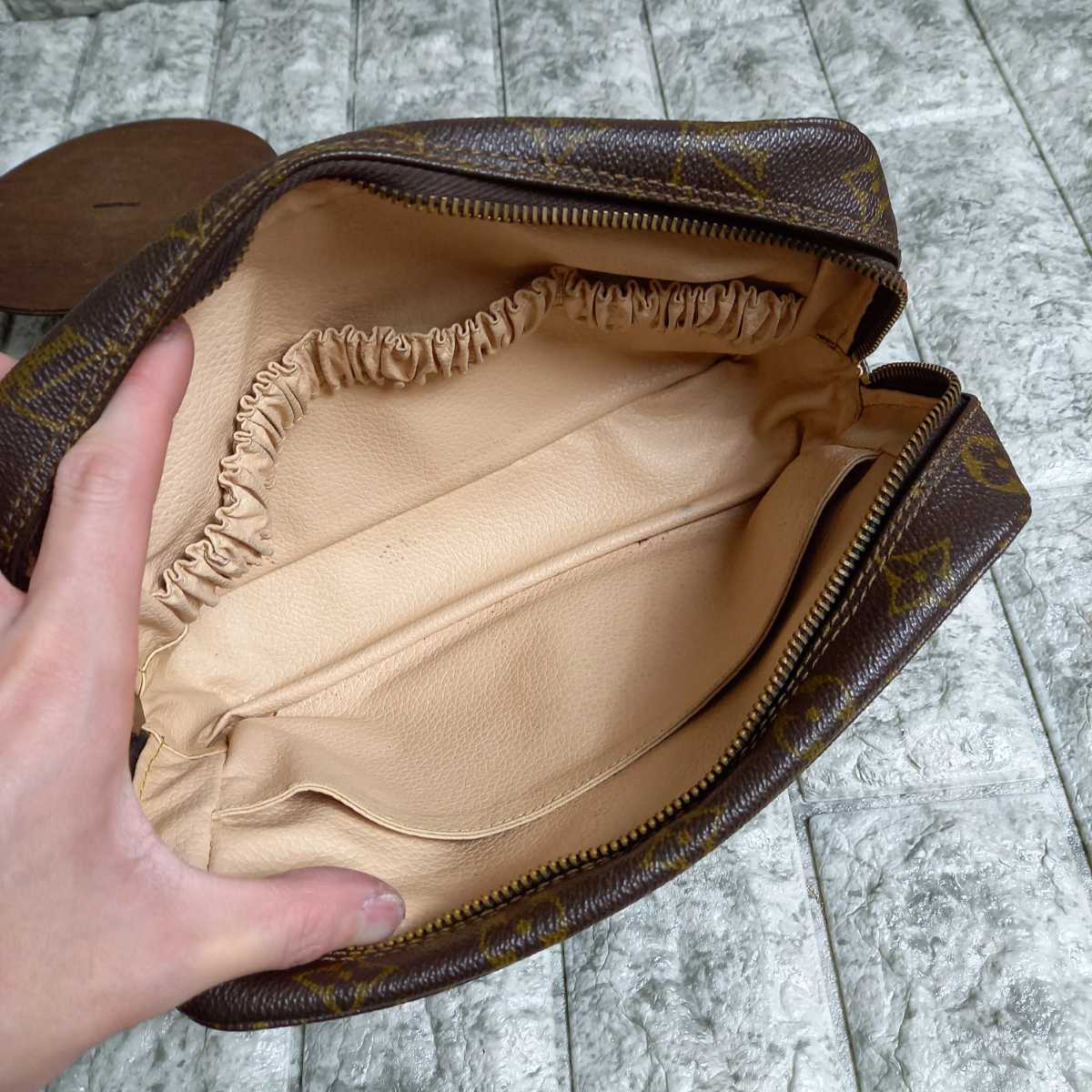 LOUIS VUITTON ルイヴィトン モノグラム - コスメポーチ コスメ (ルイ