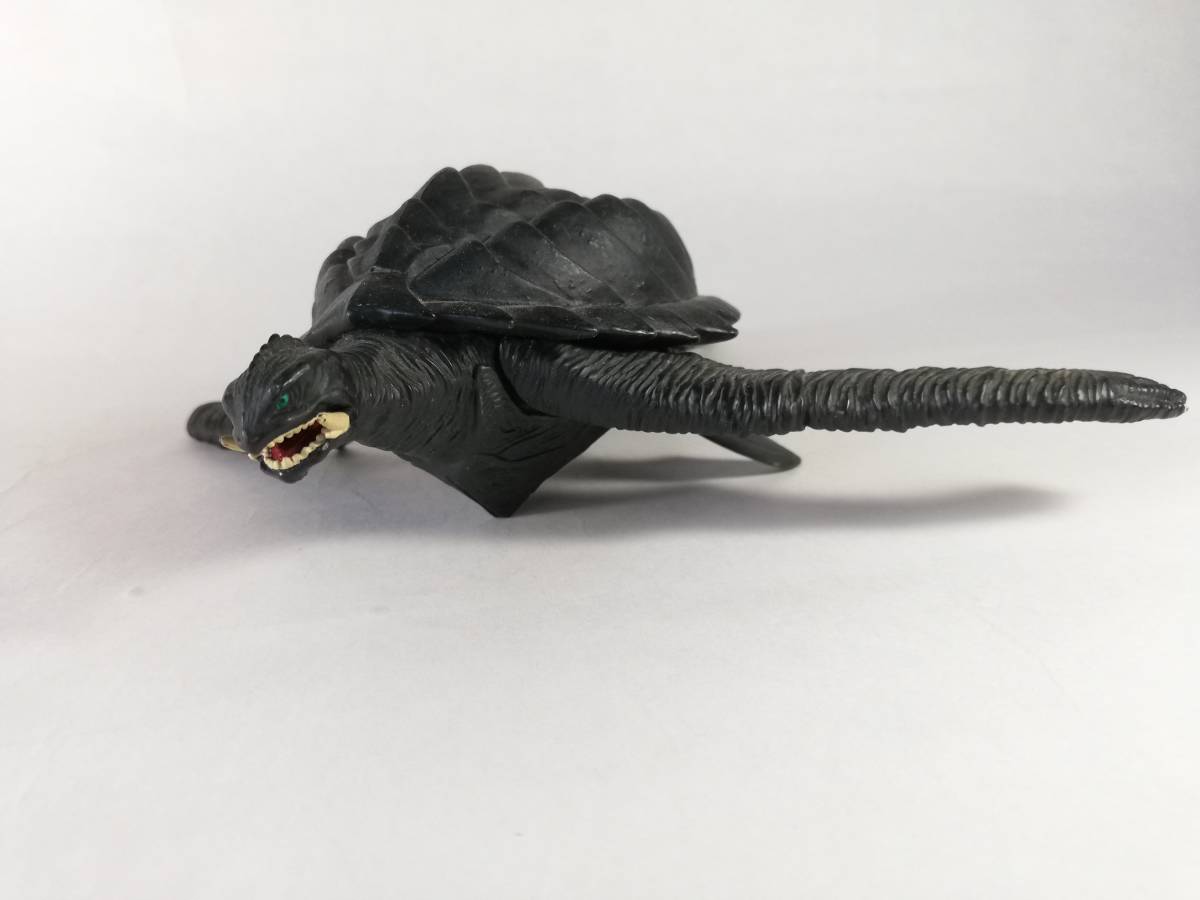 フライングガメラ ハイグレードフィギュア 全長 約18cm イリス覚醒 