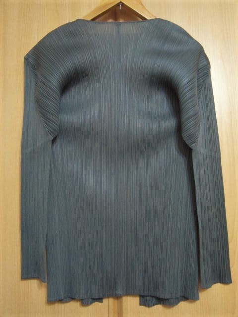 PLEATS PLEASE ISSEY MIYAKE（カットソー(長袖⁄七分)）のフリマ MIYAKE