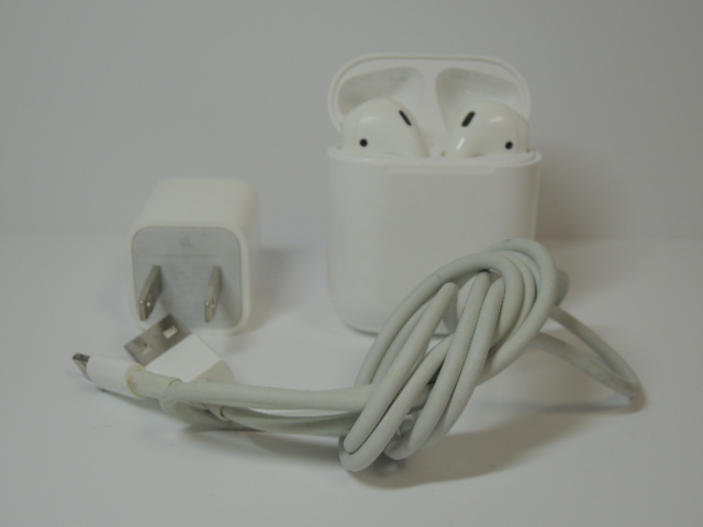 11X967EZE◇Apple AirPods with Charging Case 第1世代 Bluetooth