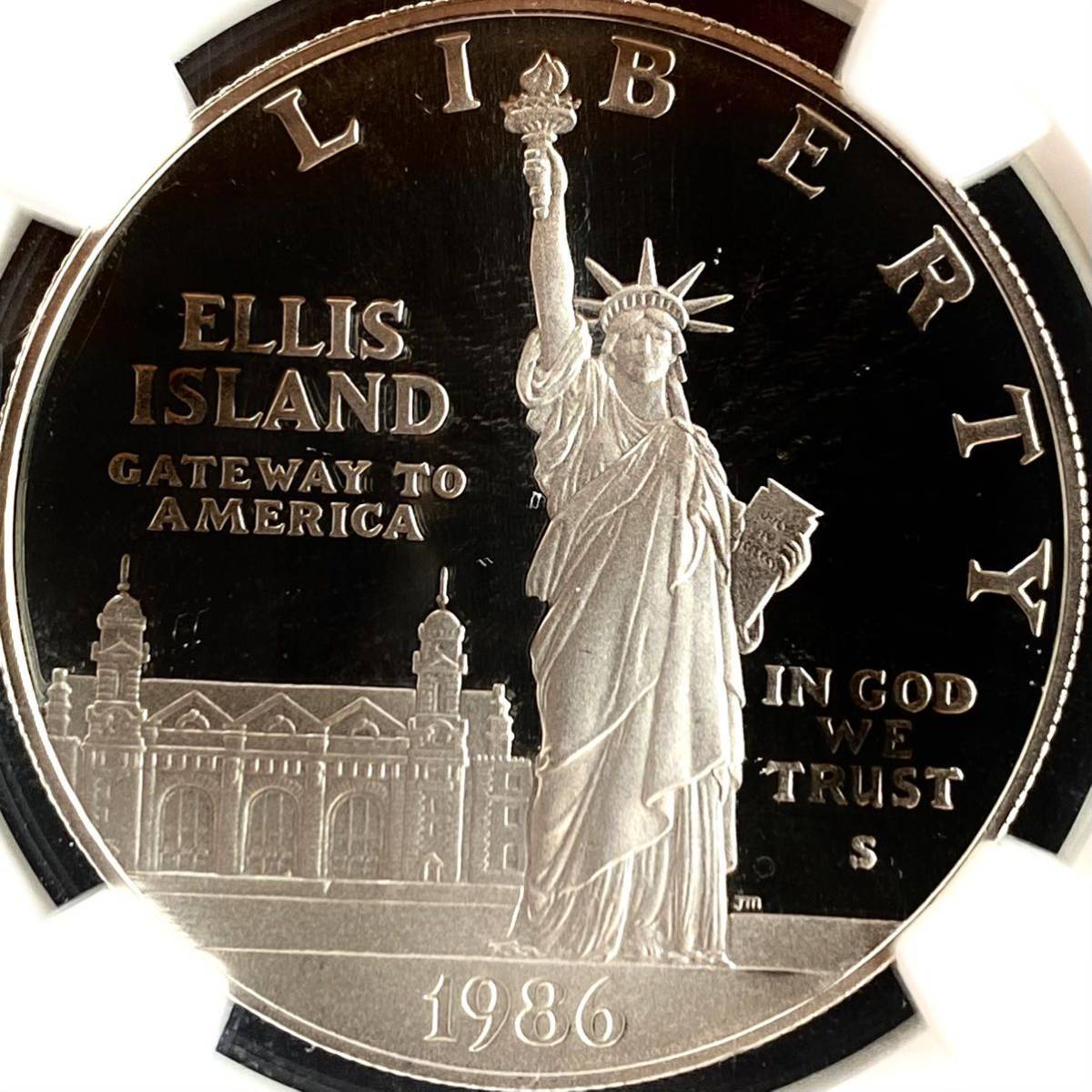 アメリカ 1986年銘 1ドルプルーフ銀貨⁄自由の女神 100周年記念 収集 