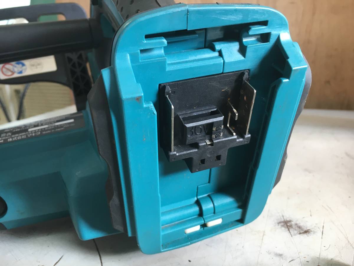 美品 BU872 makita/マキタ 36Ｖ充電式 チェーンソー MUC350D 350mm チェンソー マキタ 充電式ブロワ集じん機 18V １８Ｖ×２本 充電式草刈機 MUR368ADZの通販｜充電式の草刈り機・刈
