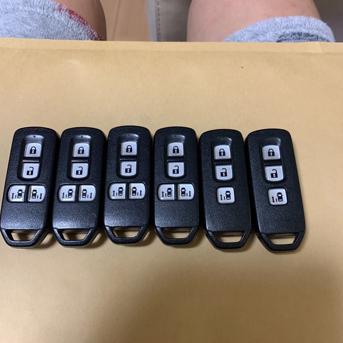 超激得，SALE ホンダ 純正 Nシリーズ N-BOX N BOX カスタム スマートキー 3ボタン２個 JF1 JF2 両側オートスライドドア 4個 合計6個 81(ホンダ用)｜売買されたオークション情報、yahooの商品情報をアーカイブ公開 ホンダ用