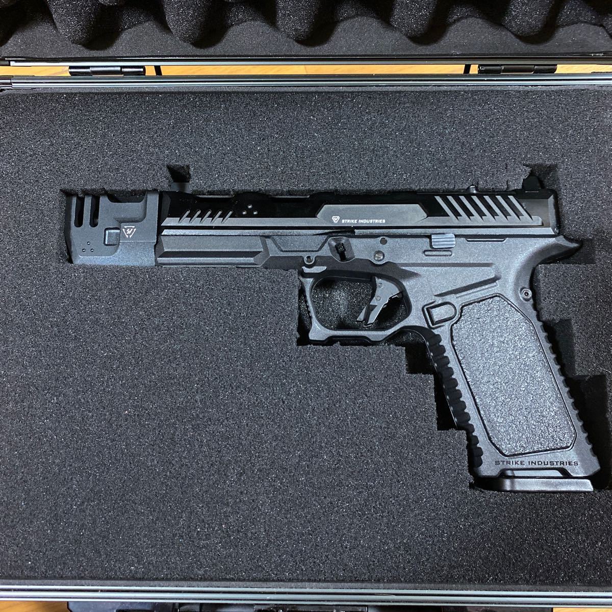 【新品・外装オプションパーツカスタム品】 EMG / Strike Industries ARK-17 BK　※東京マルイ ガスブローバック G17 互換_1