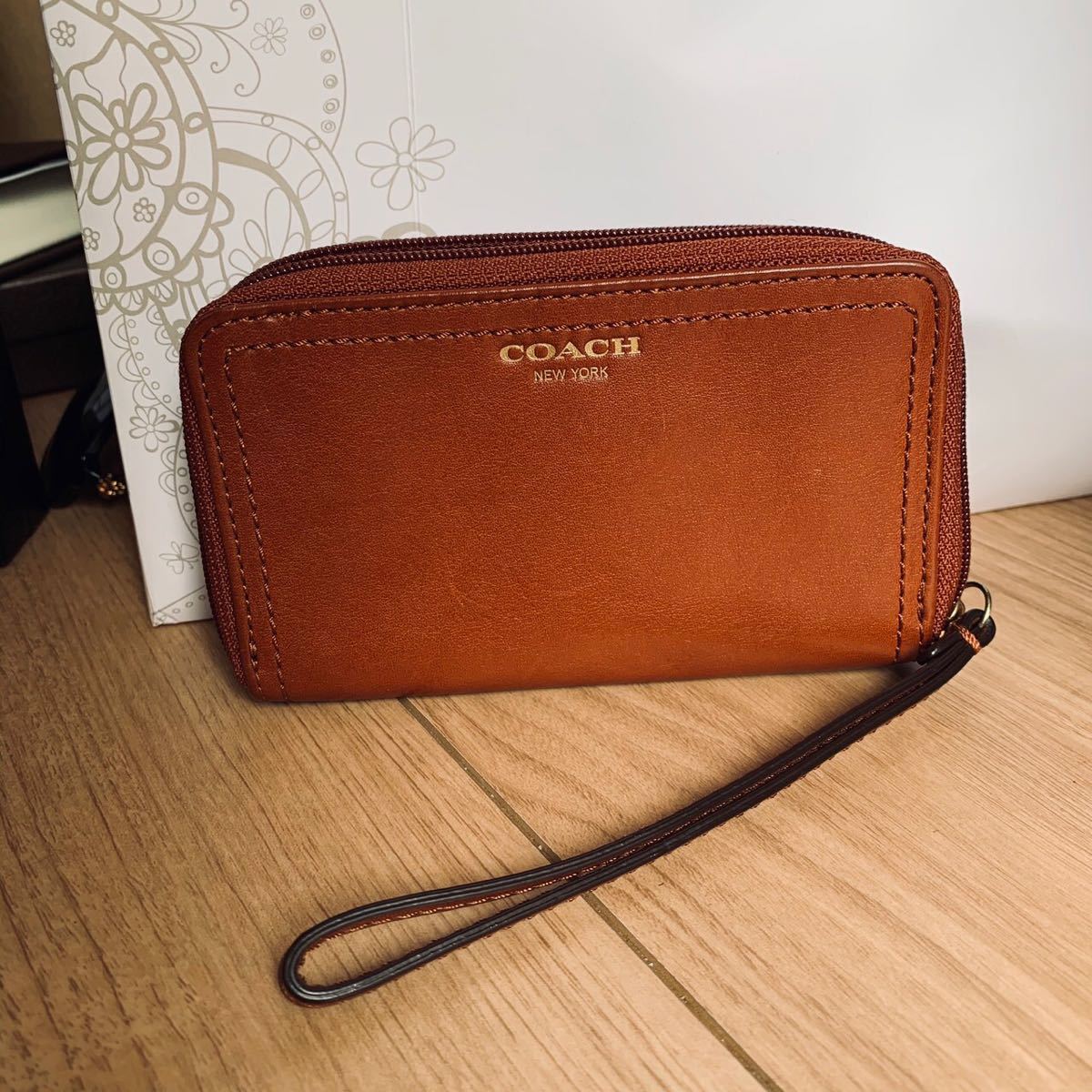 COACH ポーチ コーチ レザー 化粧ポーチ 極美品 未使用級／極美品コーチ