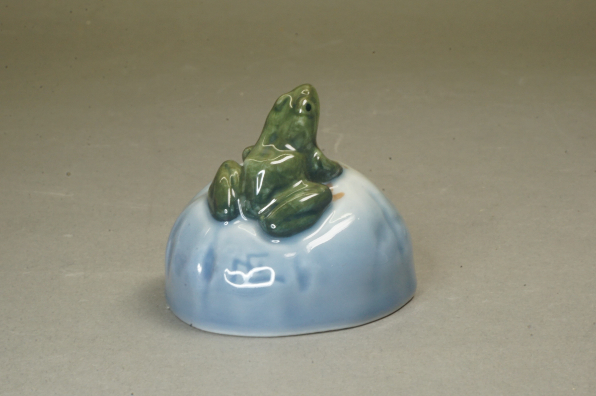 ロイヤルコペンハーゲン カエル 蛙のフィギュリン付き小皿 アール