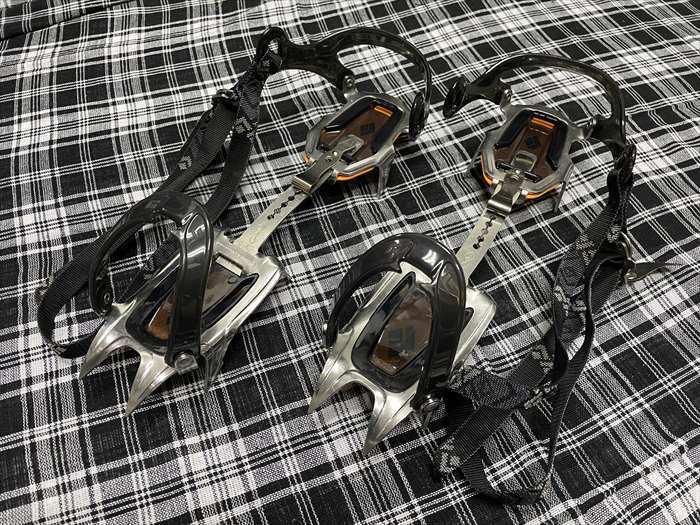 【お買い得，低価】 ブラックダイヤモンド コンタクトストラップ10本爪 全国(アイゼン)｜売買されたオークション情報、yahooの商品情報をアーカイブ公開 - オークファン アイゼン