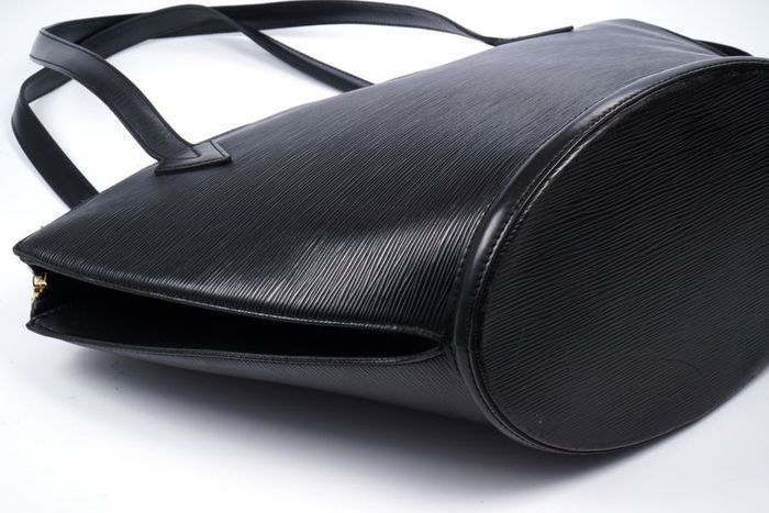 極美品】ルイヴィトン Louis Vuitton エピ サンジャック 極美品】ルイヴィトン Louis Vuitton エピ サンジャック