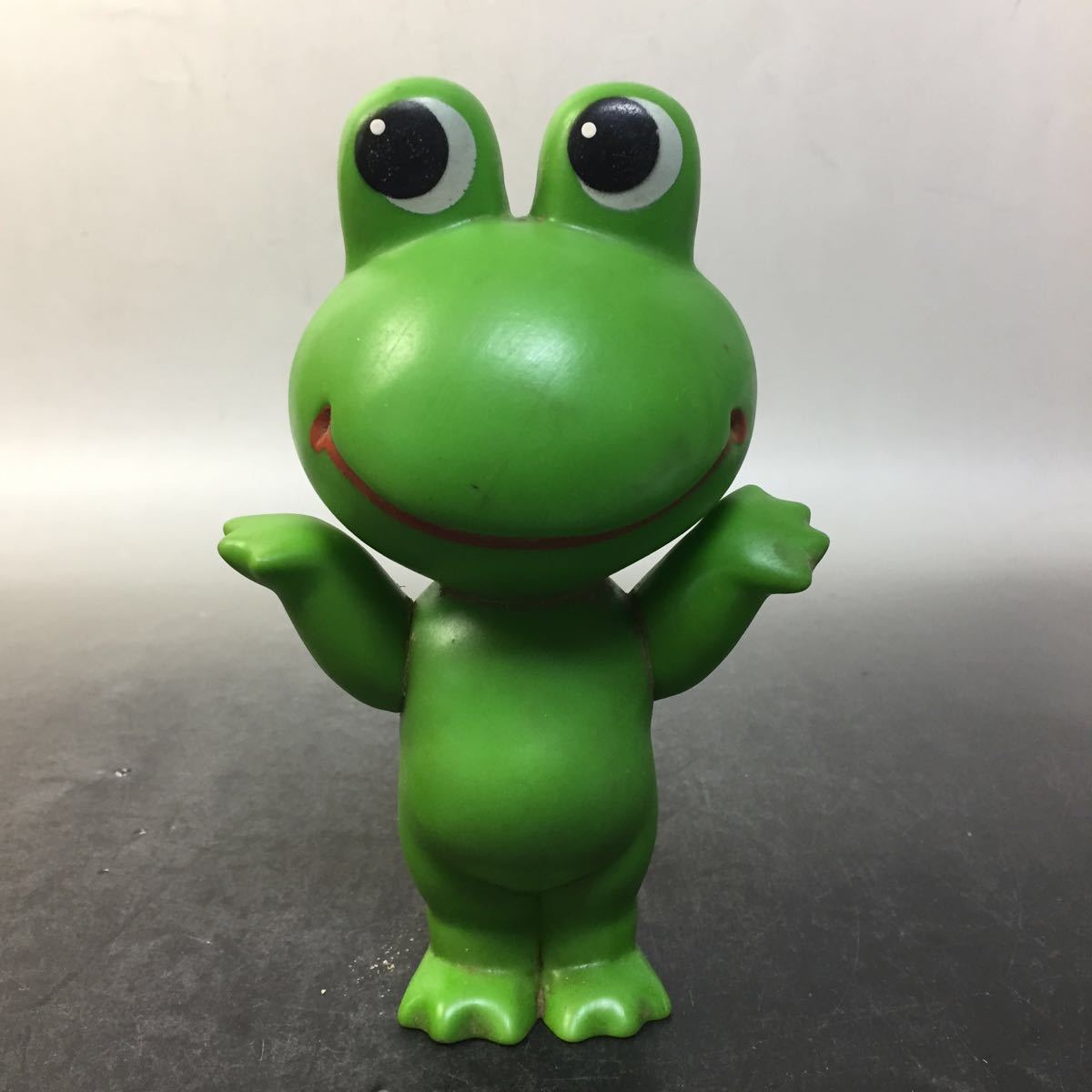 7873 昭和レトロ コルゲンコーワ カエル ソフビ人形 高さ16cm フィギュア ケロヨン ケロちゃん 蛙 企業物 販促品 店舗 当時物 現状 同梱ng キャラクター 売買されたオークション情報 Yahooの商品情報をアーカイブ公開 オークファン Aucfan Com
