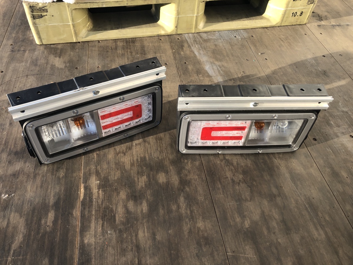 日野 純正 プロフィア 左右テールセット KOITO LED_1