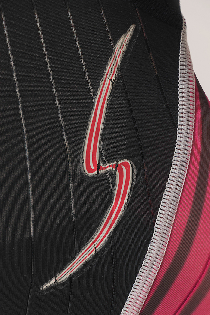 アリーナ競泳水着 リミック金魚柄ブラック サイズMハイレグ中古品