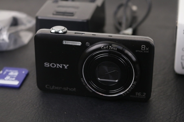 【ソニー SONY】デジタルスチルカメラ サイバーショット(DSC-WX60) 中古デジカメ 充電器付き