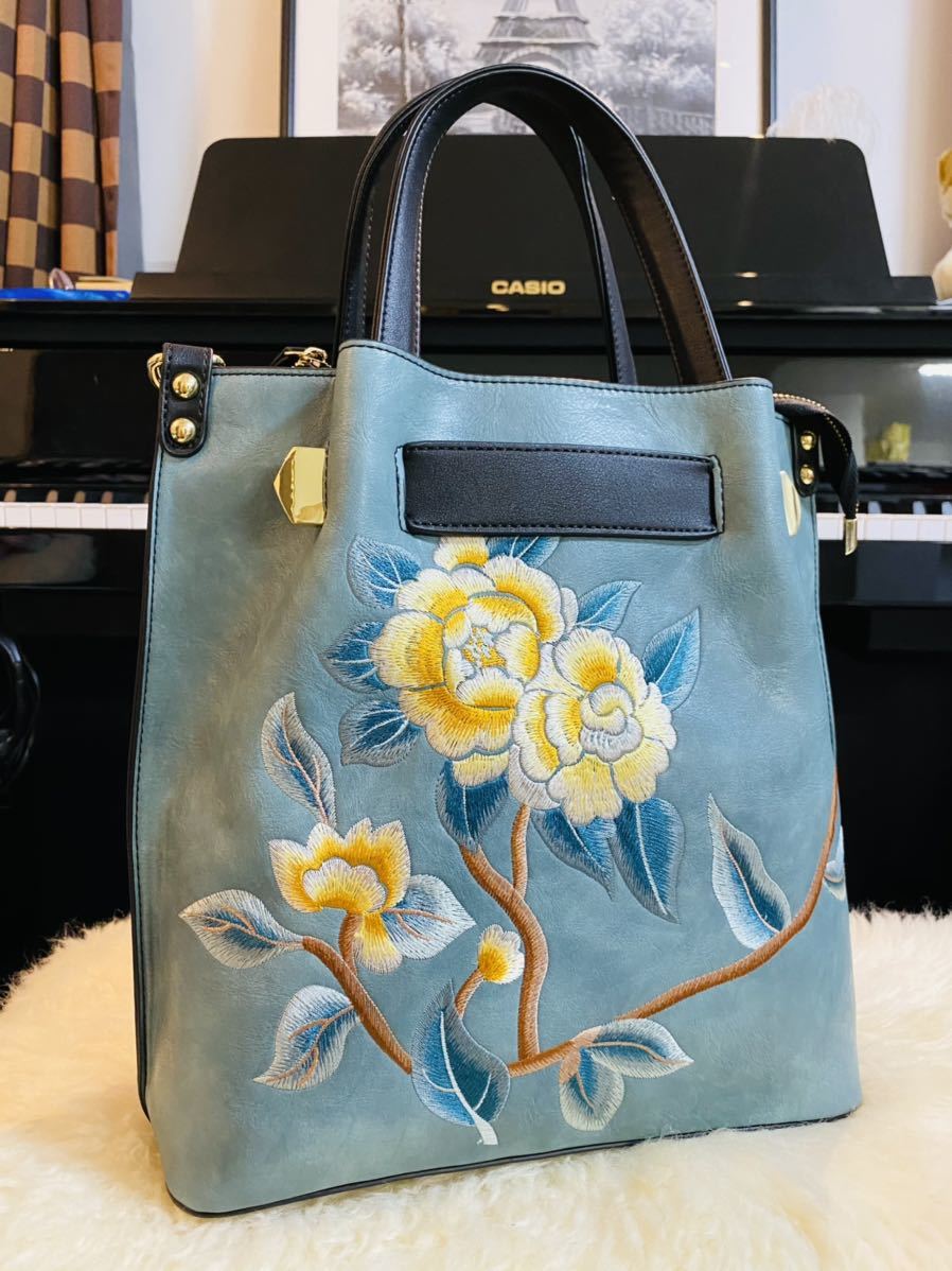 イタリア高級革に刺繍ショルダーバッグ 手作りの逸品 ハンドバッグ ショルダーバッグ トートバッグ レディースバッグ 大容量 本革