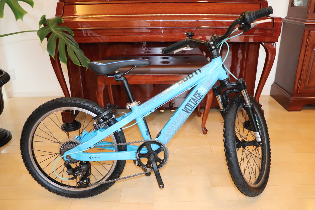 ☆SCOTT 20インチ キッズマウンテンバイク VOLTAGE JR20 7段ギアMTB グリップ・サドル・スタンド新品♪♪☆
