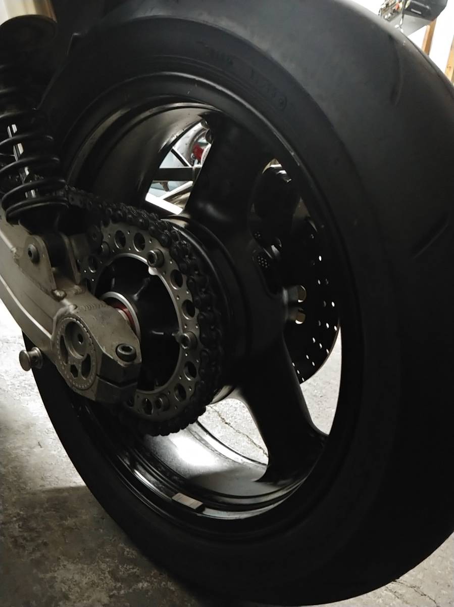 にわ出品 ゼファー400用ZRX1100流用ワイドリアホイール ・タイトル車種