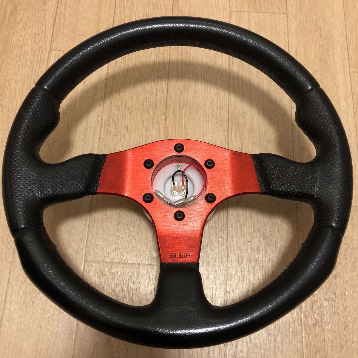 モモ レース MOMO RACE 32パイ 希少 赤色 レッド ステアリング MOMO