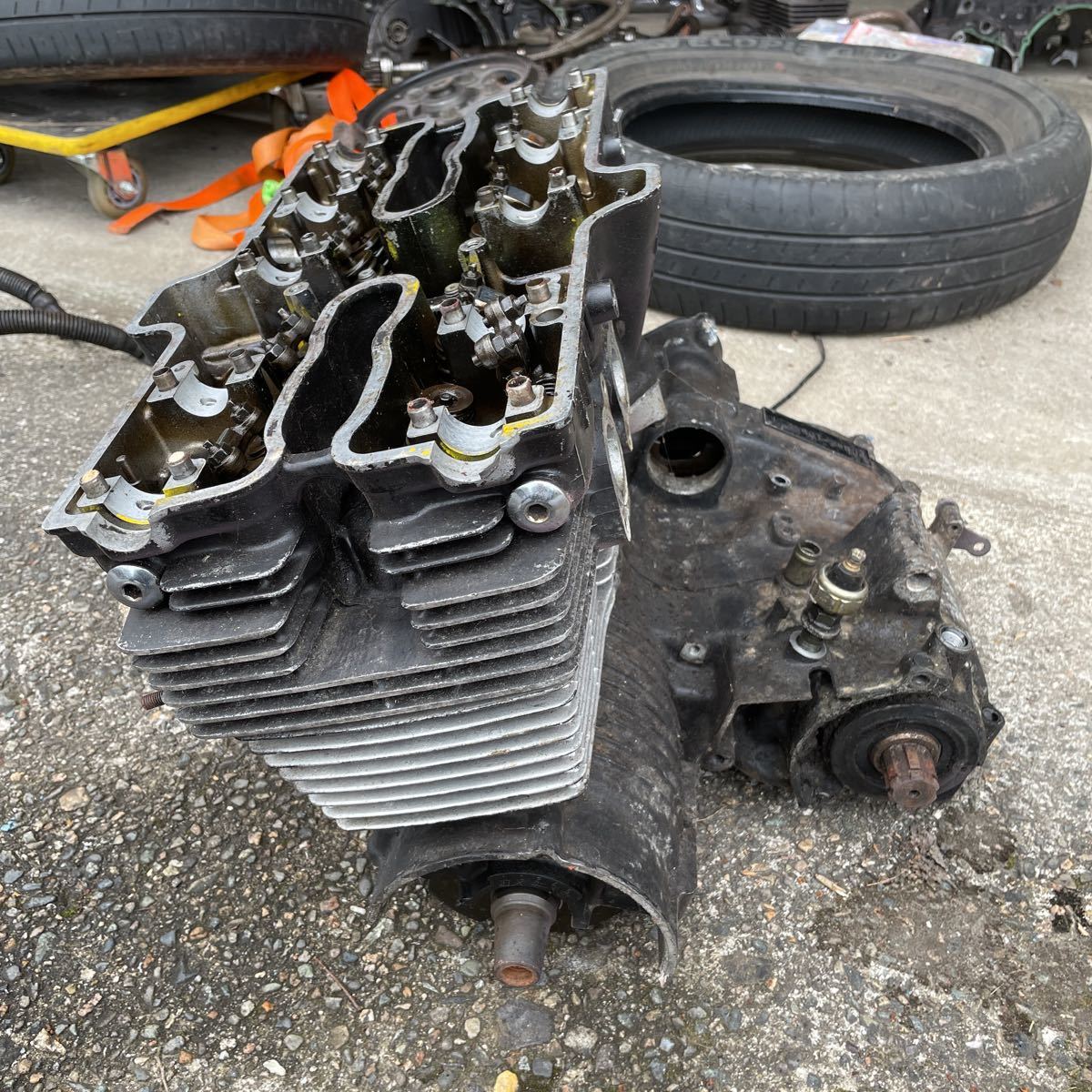 バイク cbx550f エンジン部品まとめ