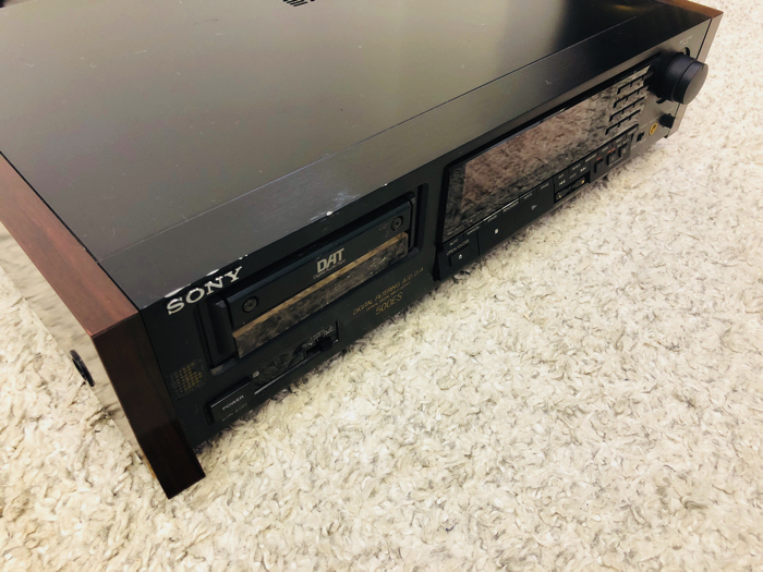 TASCAM DA-30の仕様 タスカム TASCAMデジタルテープデッキDAー30中古動作品