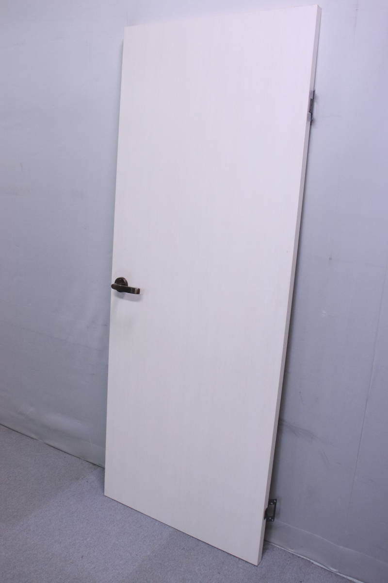 木製ドア 室内ドア Giken 扉 屋内用 品 179 69 5cm 白 木目 建具 引き取り限定 R0395 室内用 売買されたオークション情報 Yahooの商品情報をアーカイブ公開 オークファン Aucfan Com
