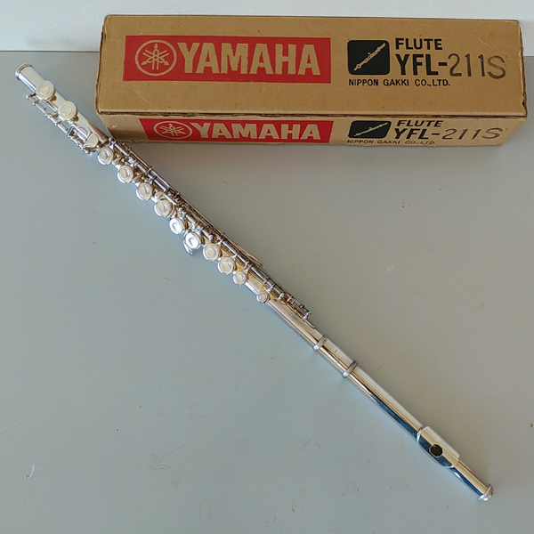 ヤマハ YAMAHA FLUTE フルート YFL-211S 箱・ケース付 ヤマハ フルート