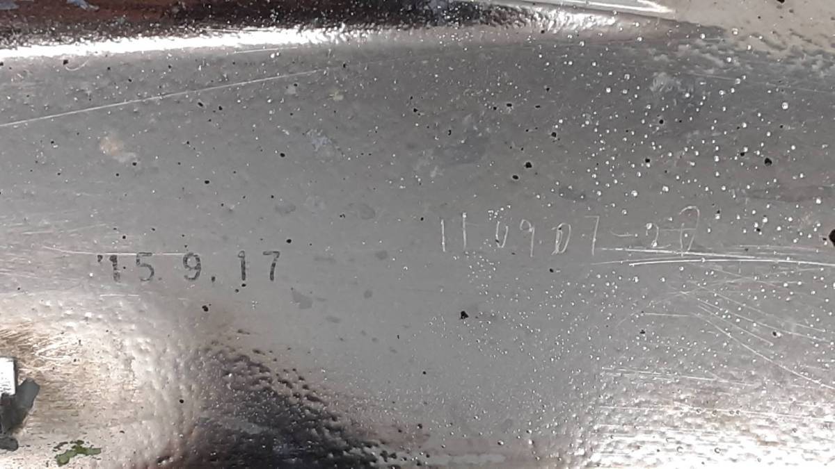 いすゞ 07 New ギガ 純正 メッキ フェンダーカバー L Rセット 左右 テールライト 売買されたオークション情報 Yahooの商品情報をアーカイブ公開 オークファン Aucfan Com