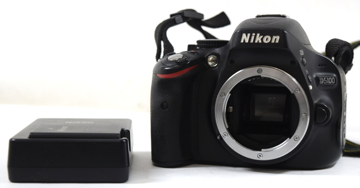 S1102】Nikon ニコン デジタル一眼レフカメラ D5100 本体のみ 動作確認 