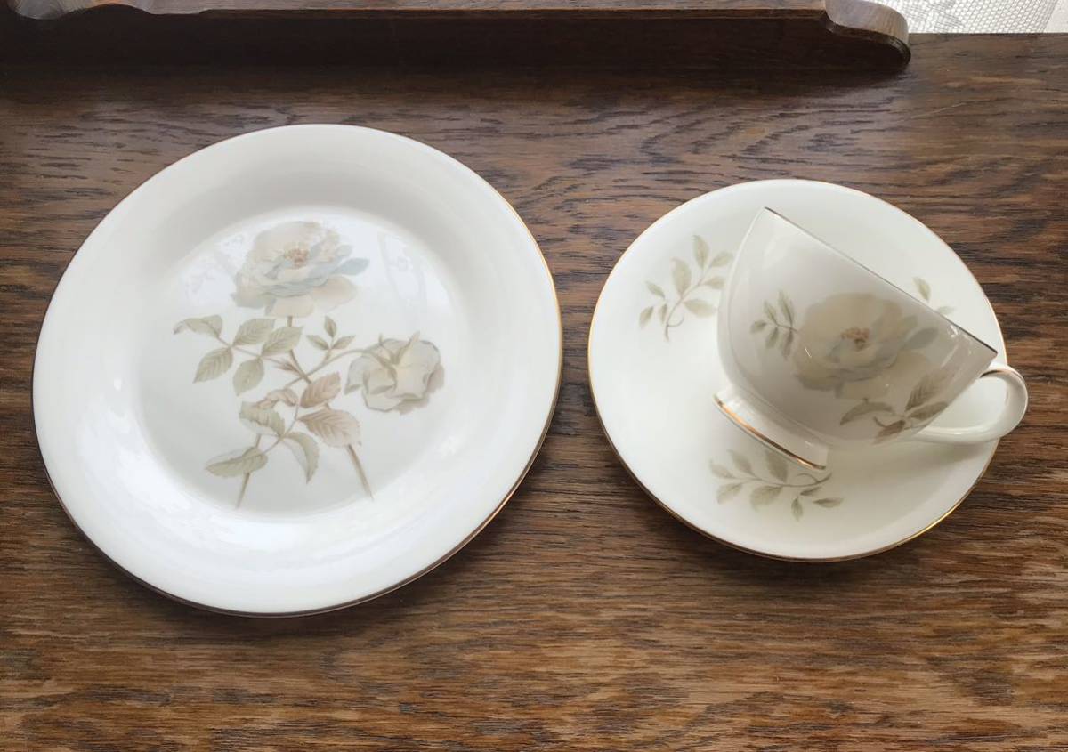 ヨークシャーローズ ロイヤルドルトン Royal Doulton ティーカップ 