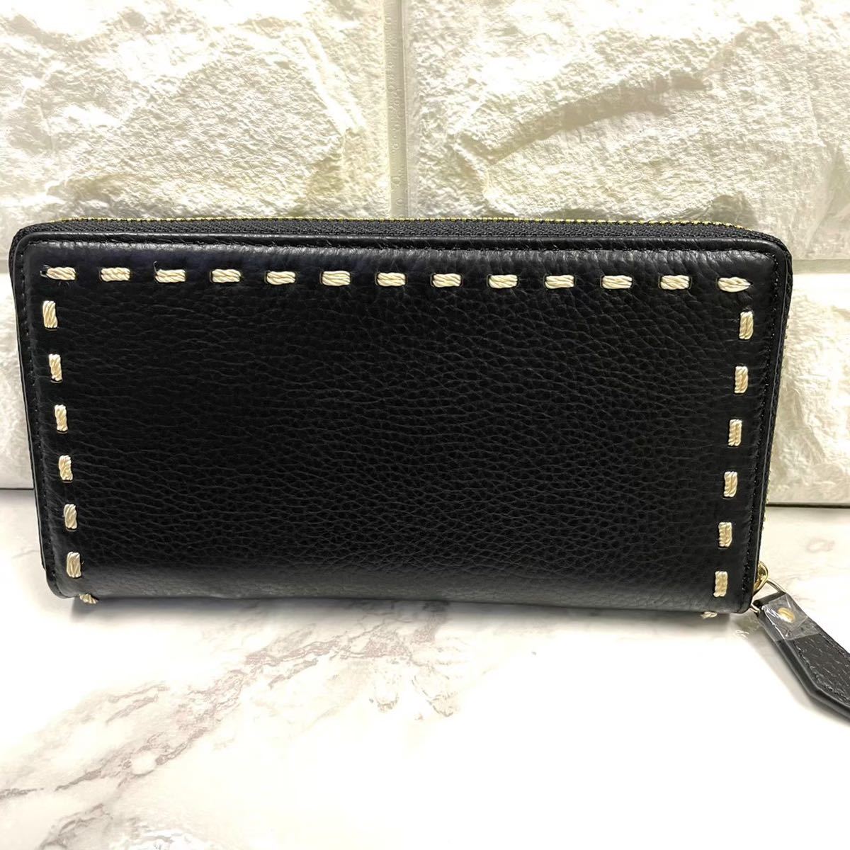 ヴィヴィアンウエストウッド 長財布 パンチング オーブ ラウンドジップ