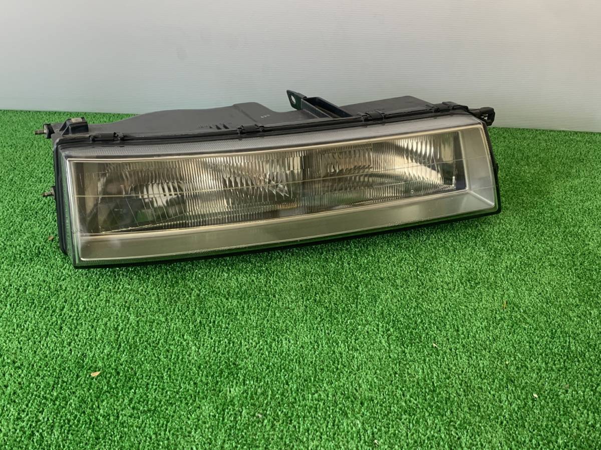 20ソアラ右ヘッドライト中古　旧車 20ソアラ右ヘッドライト中古 旧車 ヘッドライト GZ20、20系ソアラ、7M，1G