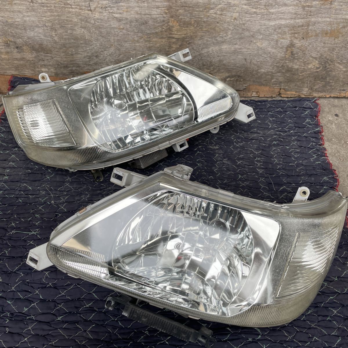 日産 セレナC24 純正HIDヘッドライト キセノン 左右セット HCHR-6 1
