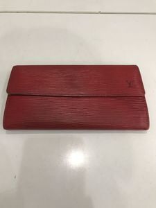 ヴィトン 財布 赤の平均価格は25 732円 ヤフオク 等のヴィトン 財布 赤のオークション売買情報は23件が掲載されています