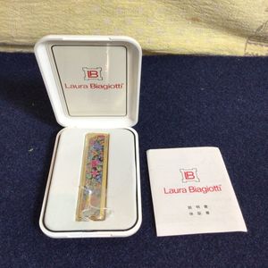 laura bのYahoo!オークション(旧ヤフオク!)の相場・価格を見る｜Yahoo