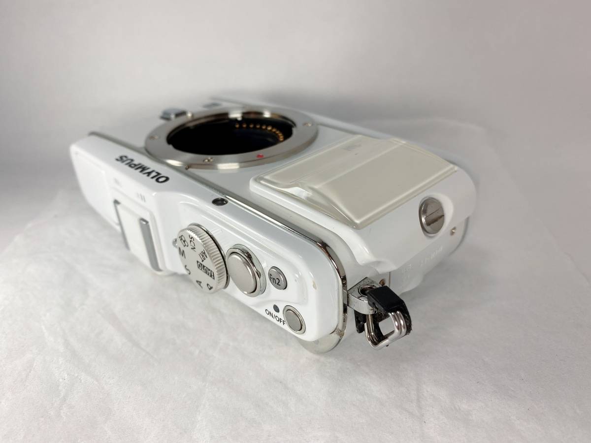 ☆極上美品☆ オリンパス OLYMPUS E-P3 ボディ ホワイト ☆バッテリー 