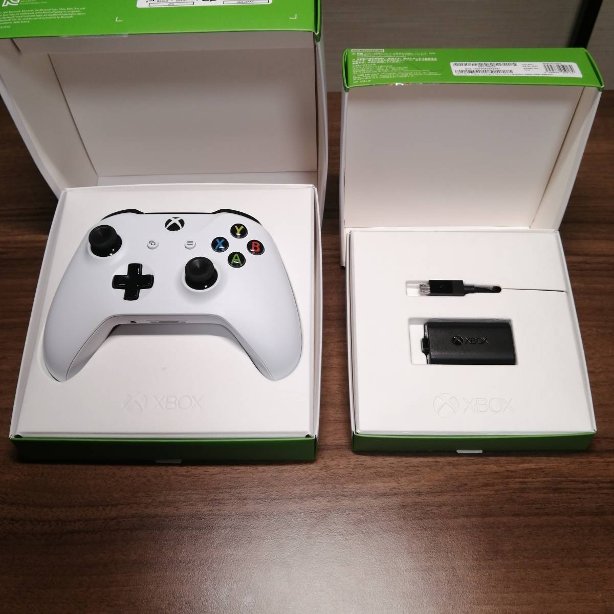 Xbox One ワイヤレスコントローラー 白 + プレイ＆チャージキット_1