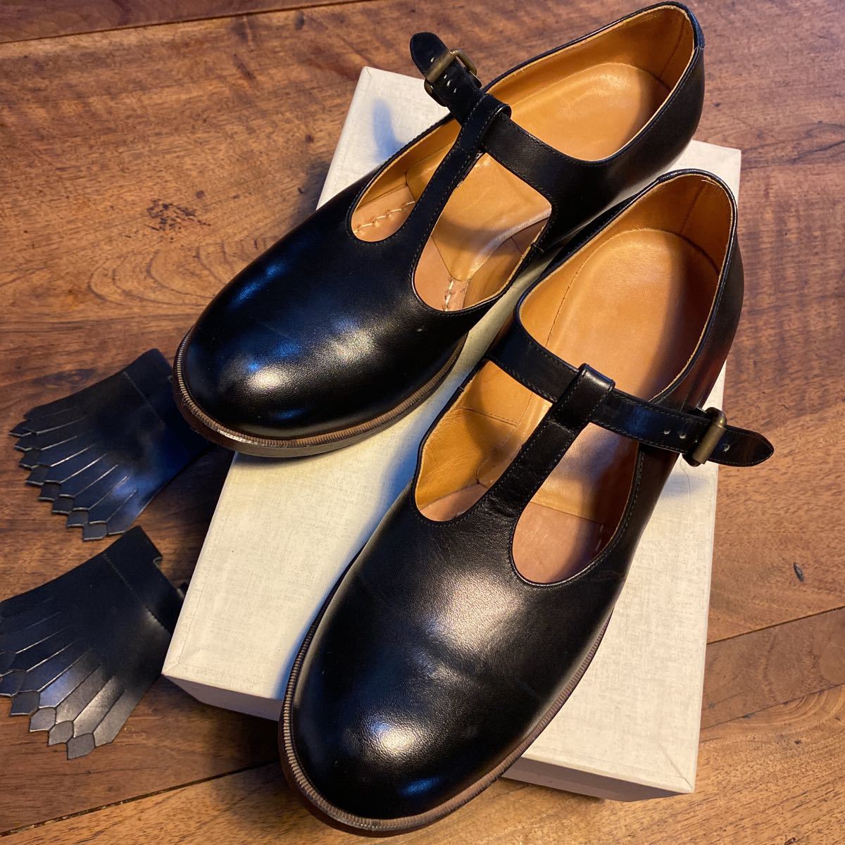 forme . fringe T strap . 4 . black baby calf . made in japan 